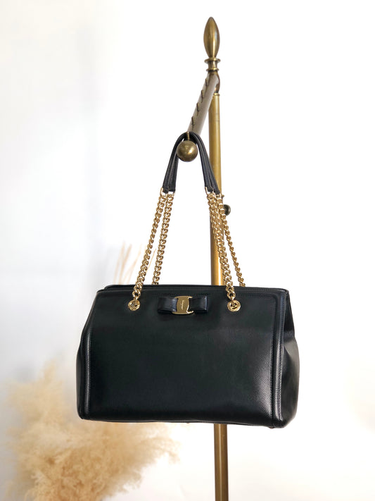 Salvatore Ferragamo Vala Chain Shoulder bag Handbag Black Vintage 3bmif6