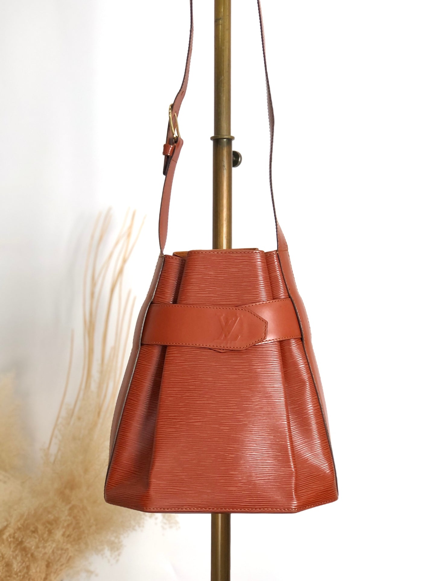 LOUIS VUITTON Epi Drawstring Shoulder bag Brown Vintage t3tdjx