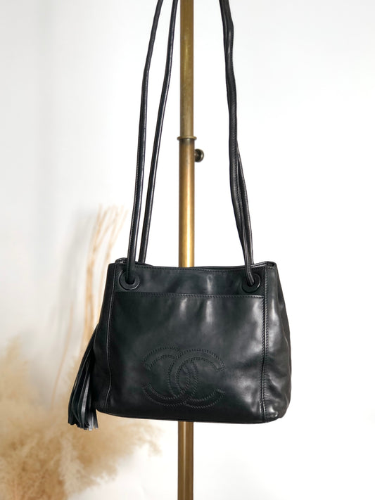 CHANEL Coco Mark Tassel Shoulder bag Black Vintage 5swwjx
