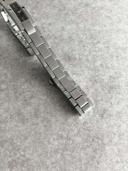 GUCCI Logo Quartz Watch Silver 4600L Vintage vw5zz5