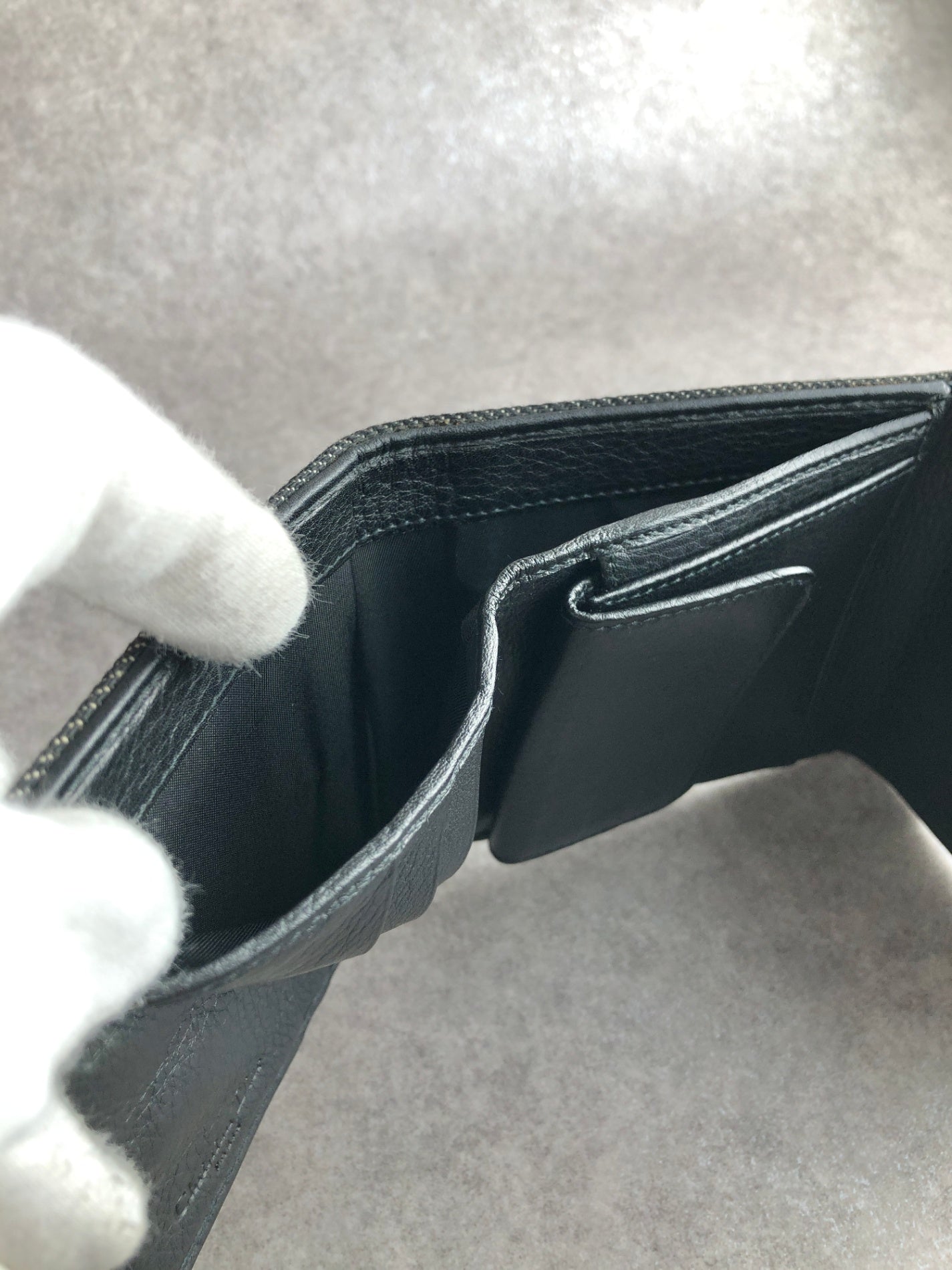 Christian Dior CD Logo Trifold Wallet Black Vintage 3wudpt