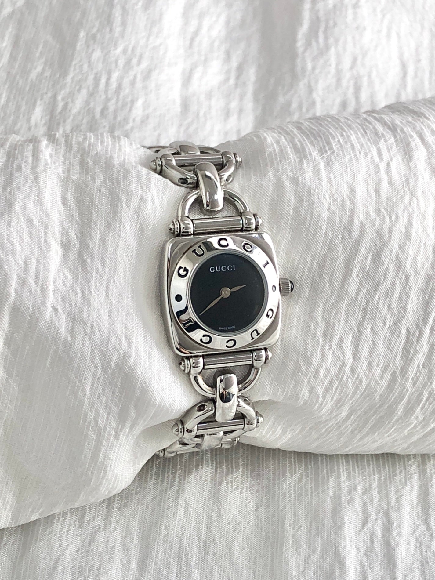 GUCCI Circle Logo Watch Silver 6400L Vintage yvzbem
