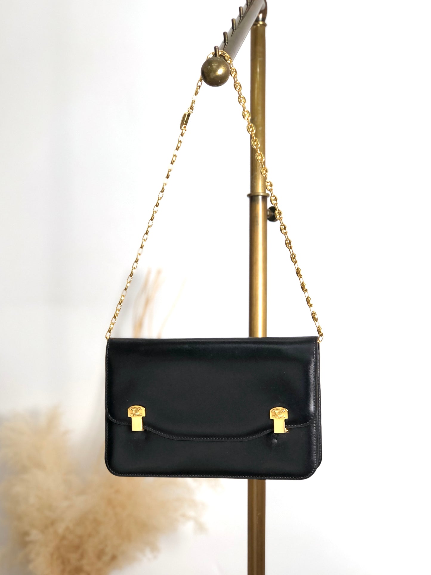 CELINE Triomphe Chain Shoulder bag Black Vintage hd5spn