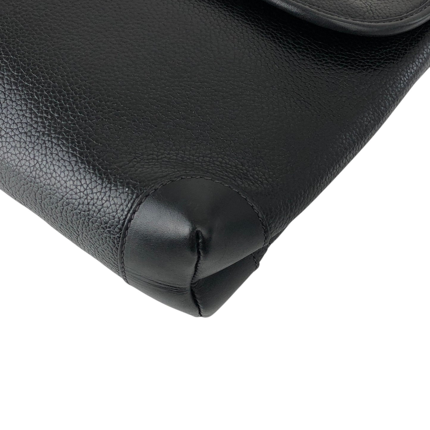 GUCCI Logo Embossed Shoulder bag Black Vintage awhzfg