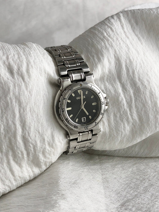 GUCCI Logo Quartz Watch Silver 9700L Vintage gxdvy8