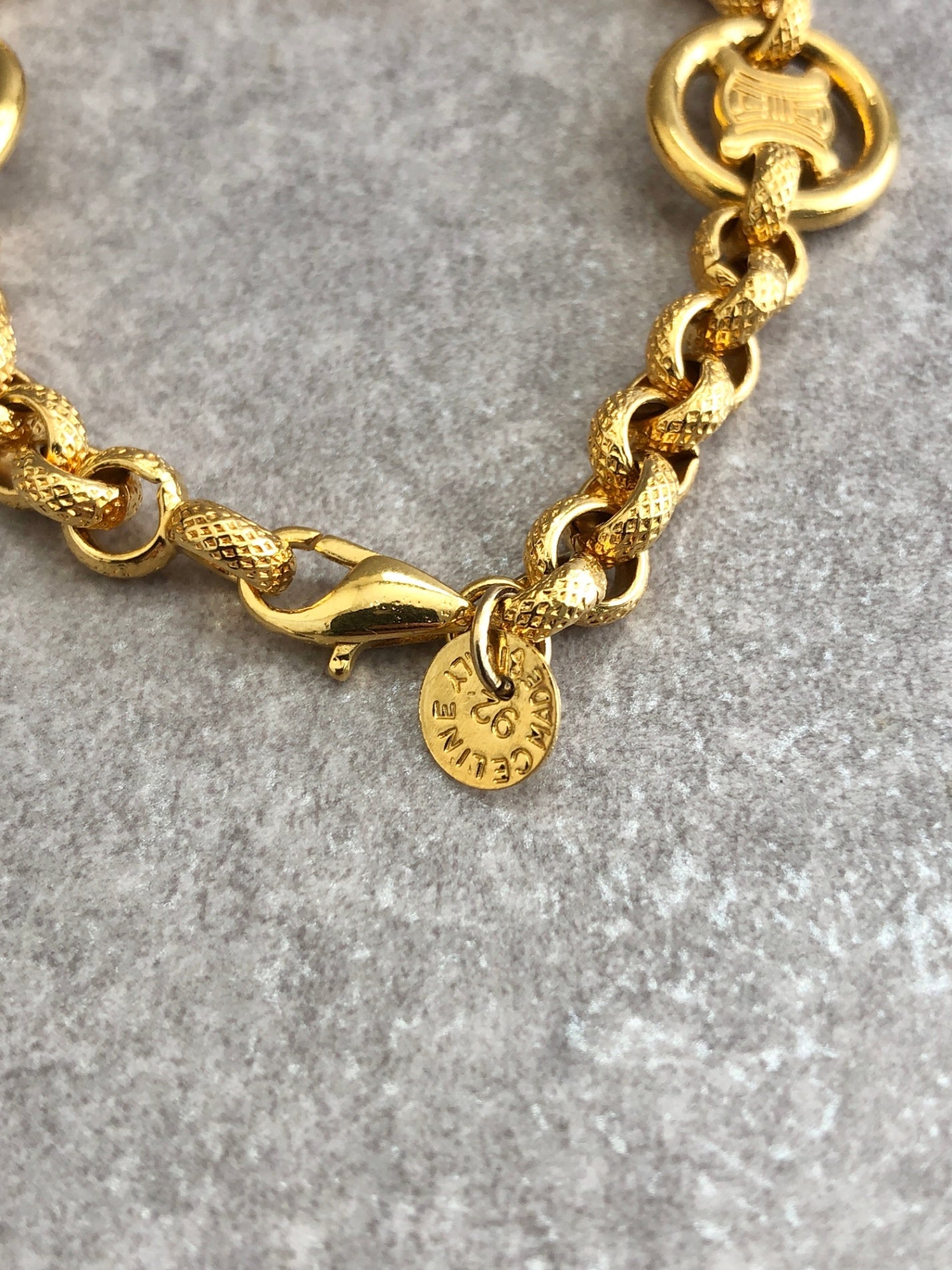 CELINE Blason Bracelet Gold Vintage fhi8d4