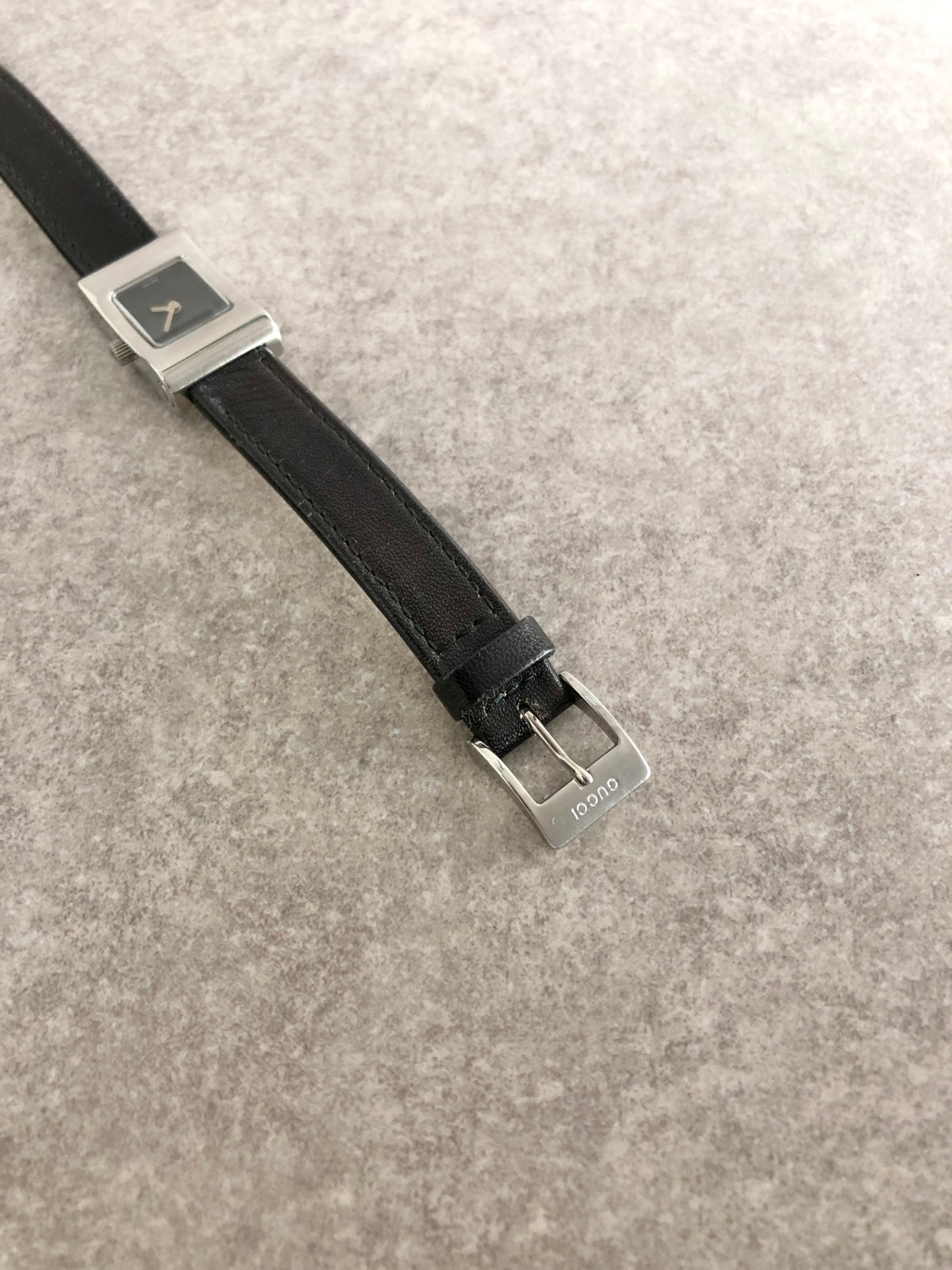 GUCCI Logo Quartz Watch Silver×Black 2300L Vintage j62ygb