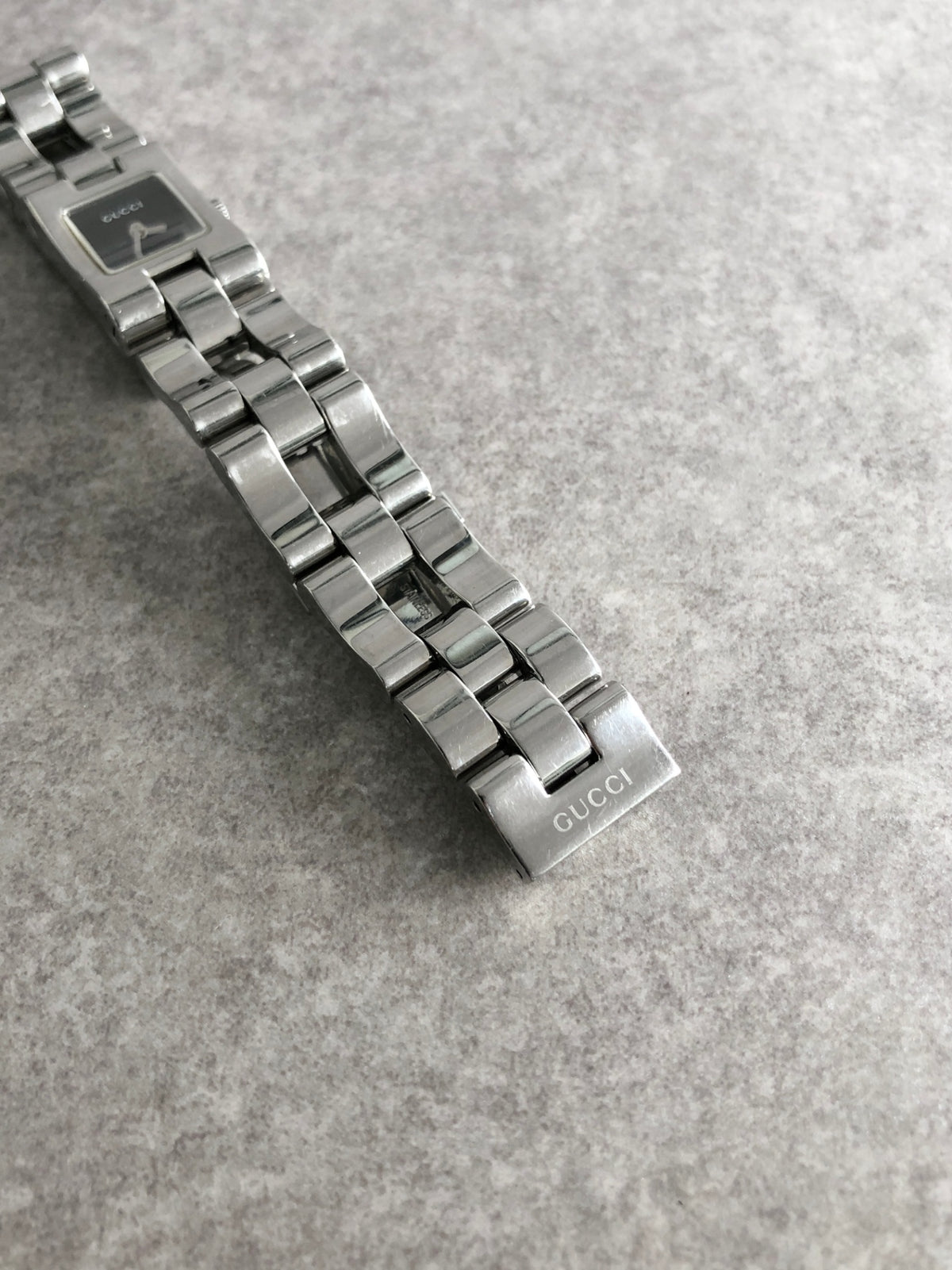 GUCCI Logo Quartz Watch Silver 2305L Vintage njz8b5