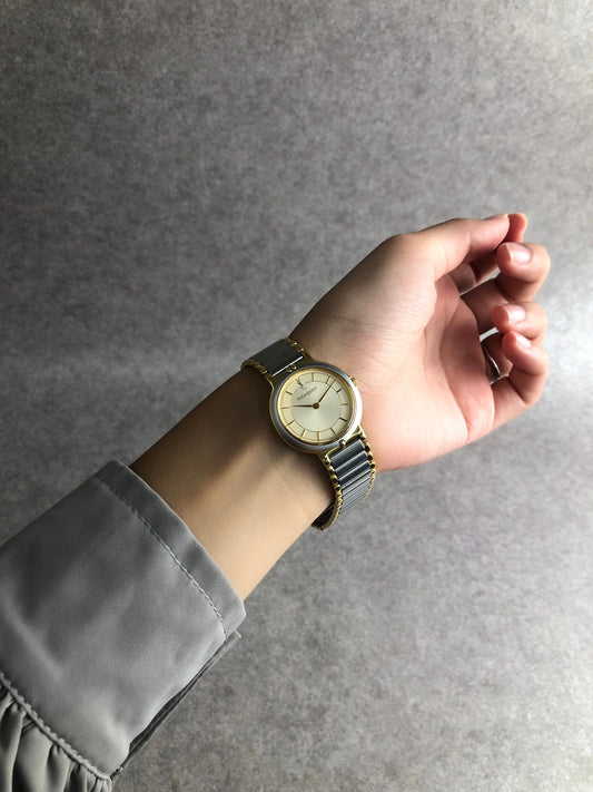 Yves Saint Laurent YSL Logo Quartz Watch Silver×Gold Vintage yyi2d7