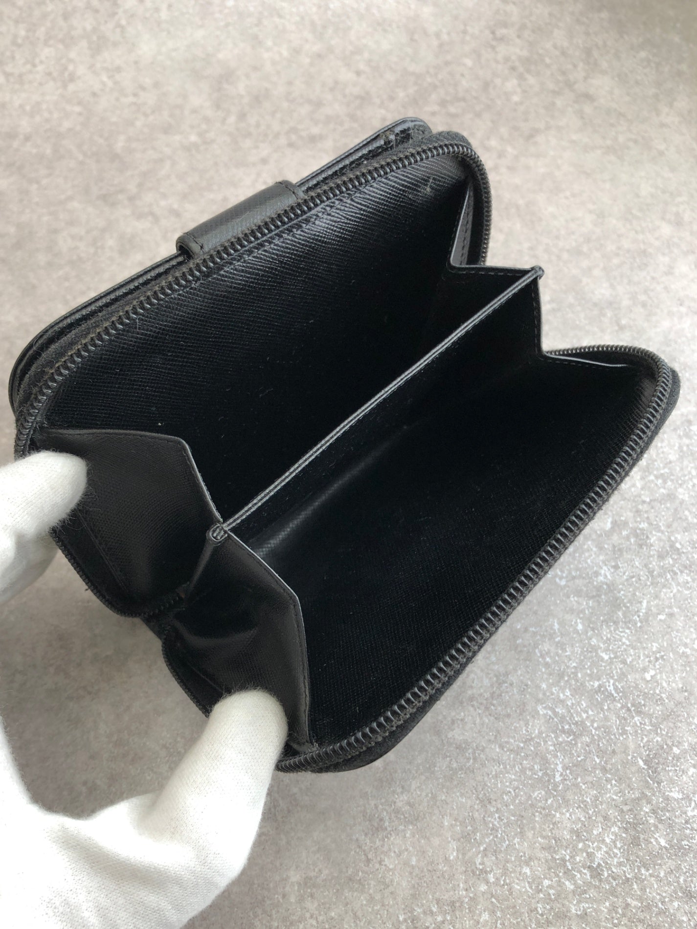 PRADA Triangle Logo Folded Wallet Black Vintage pjch8z