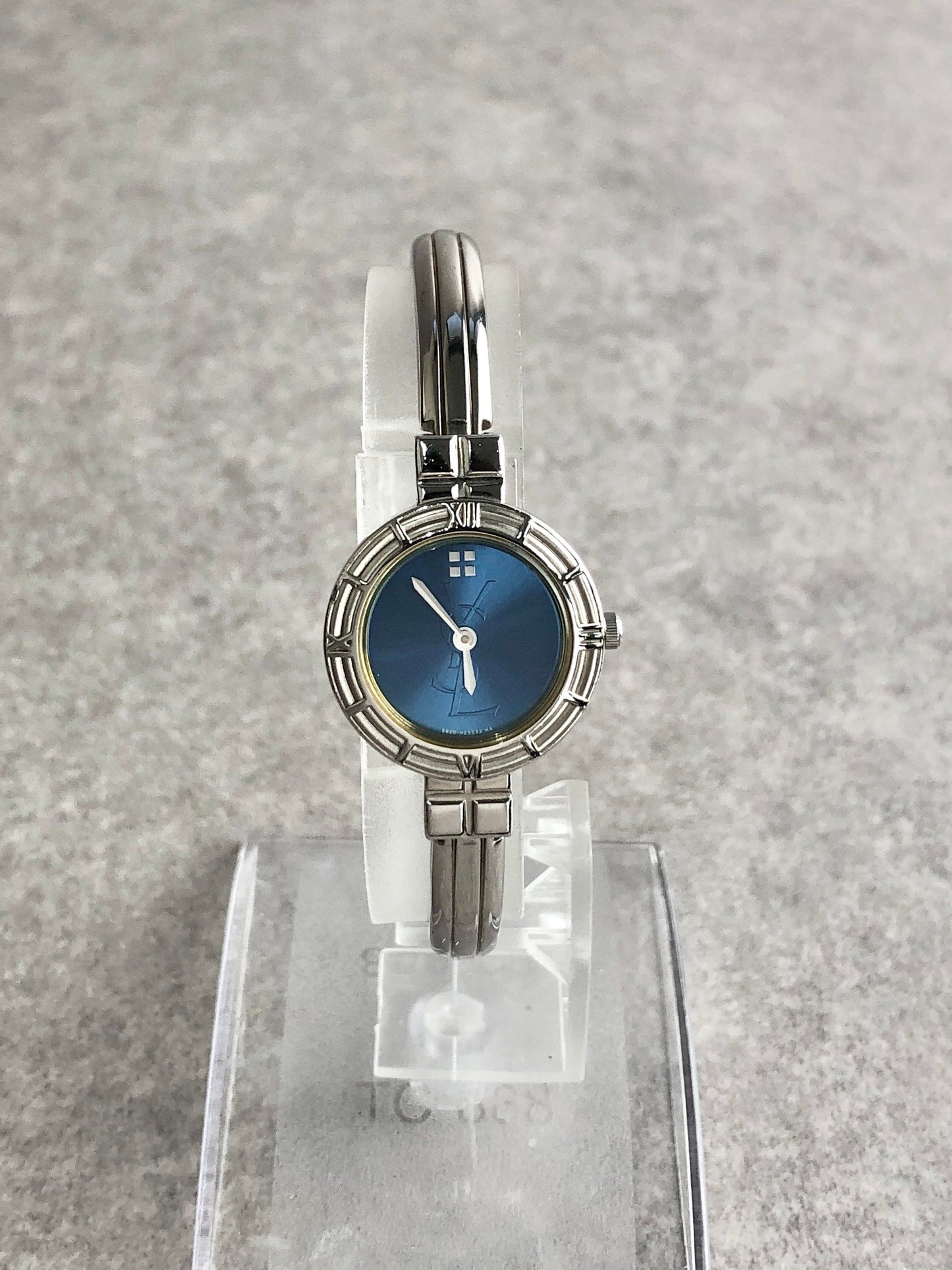Yves Saint Laurent YSL Logo Quartz Watch Silver 6031-G11246TA Vintage 3z4kad