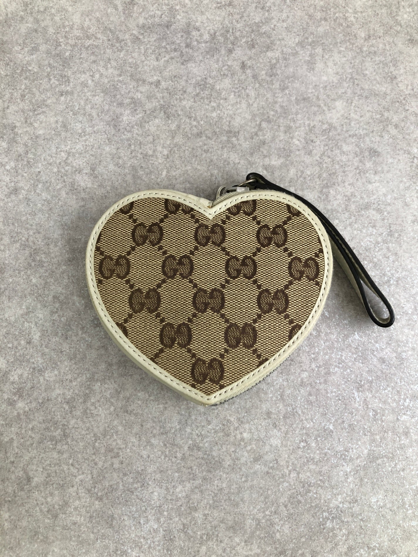 GUCCI GG Canvas Heart Motif Coin Purse Beige Vintage d3exzx