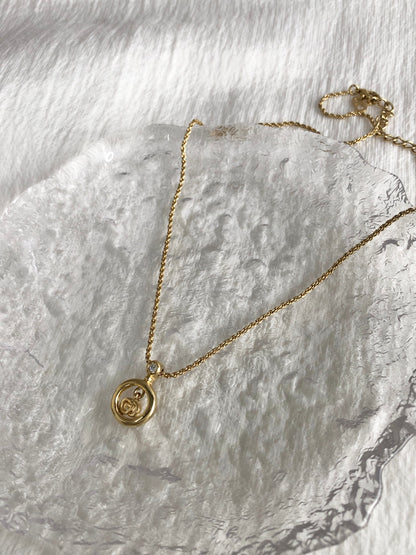 Christian Dior CD Logo Necklace Gold Vintage vhi2zs