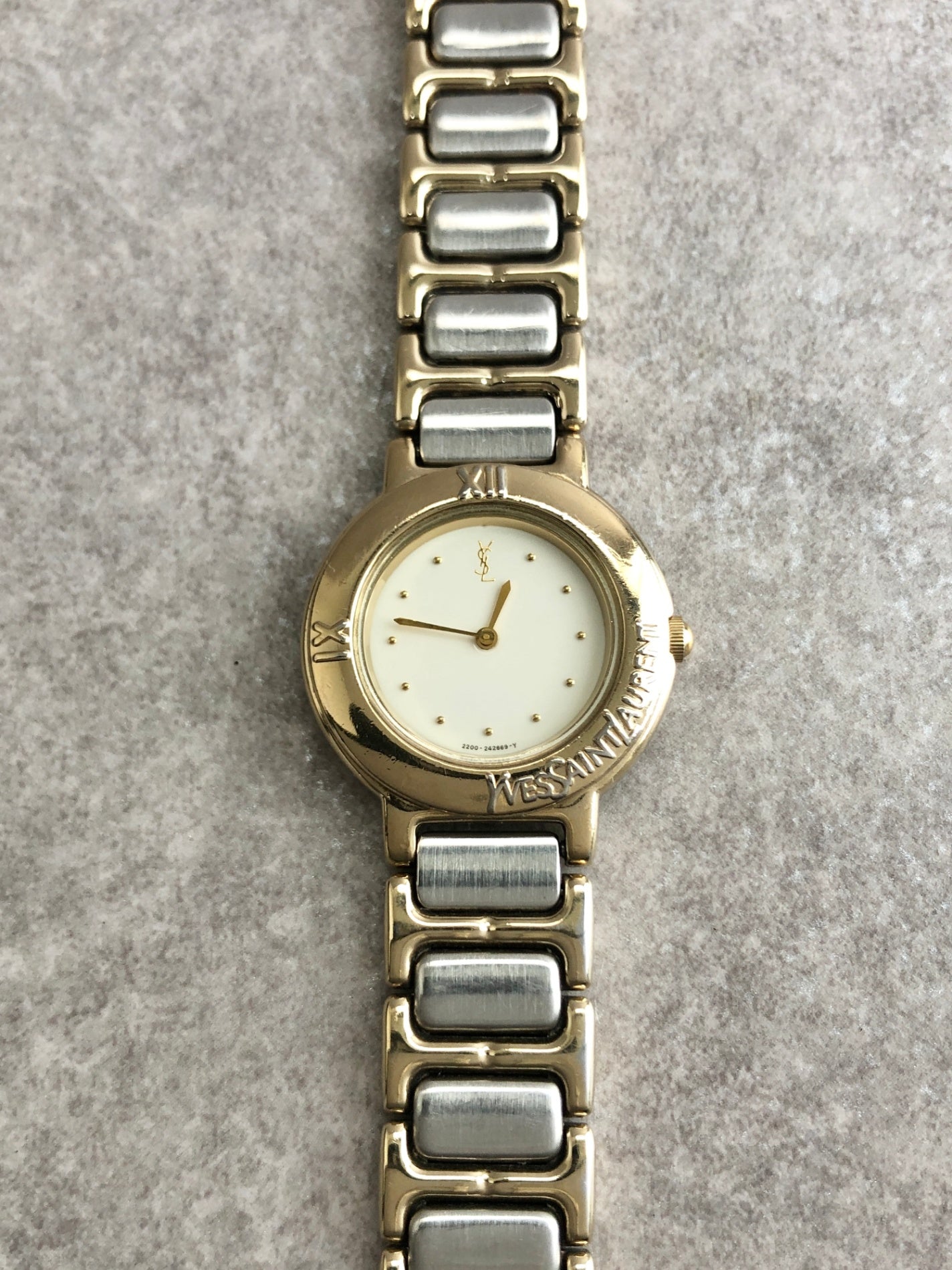 Yves Saint Laurent YSL Logo Watch Gold×Silver Vintage uavgj3