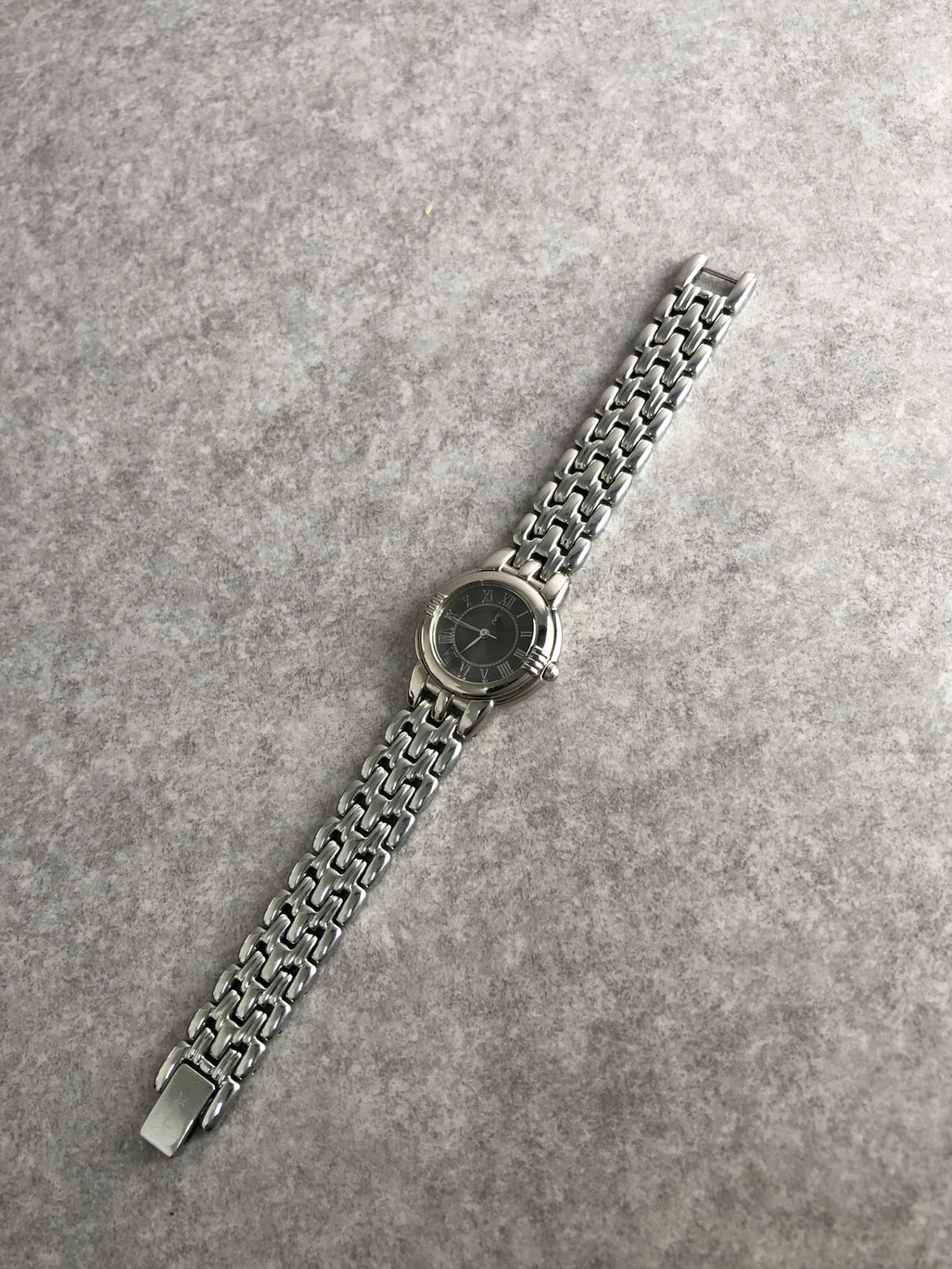 Yves Saint Laurent YSL Logo Quartz Watch Silver Vintage h6kph8