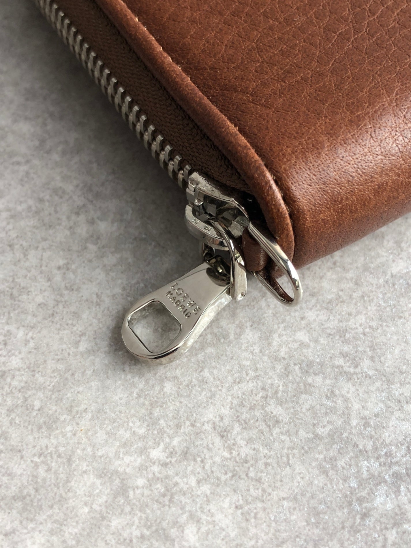 LOEWE Logo Embossed Folded Wallet Brown Vintage 8jjfbt