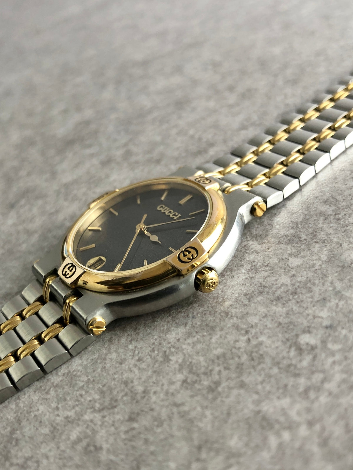 GUCCI Logo Quartz Watch Silver×Gold 9000M Vintage 6pbxdx