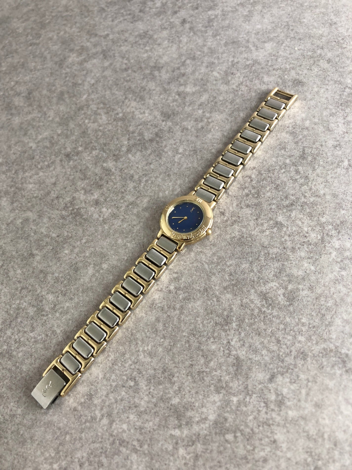 Yves Saint Laurent YSL Logo Quartz Watch Silver×Gold 2200-229789 Vintage 84wevi