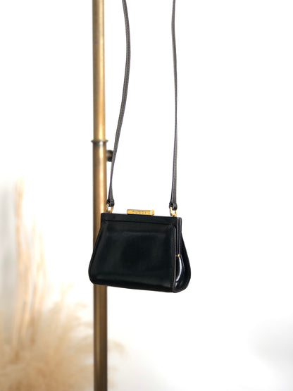 GUCCI Logo Metal Clasp Small Shoulder bag Black Vintage cepe4m