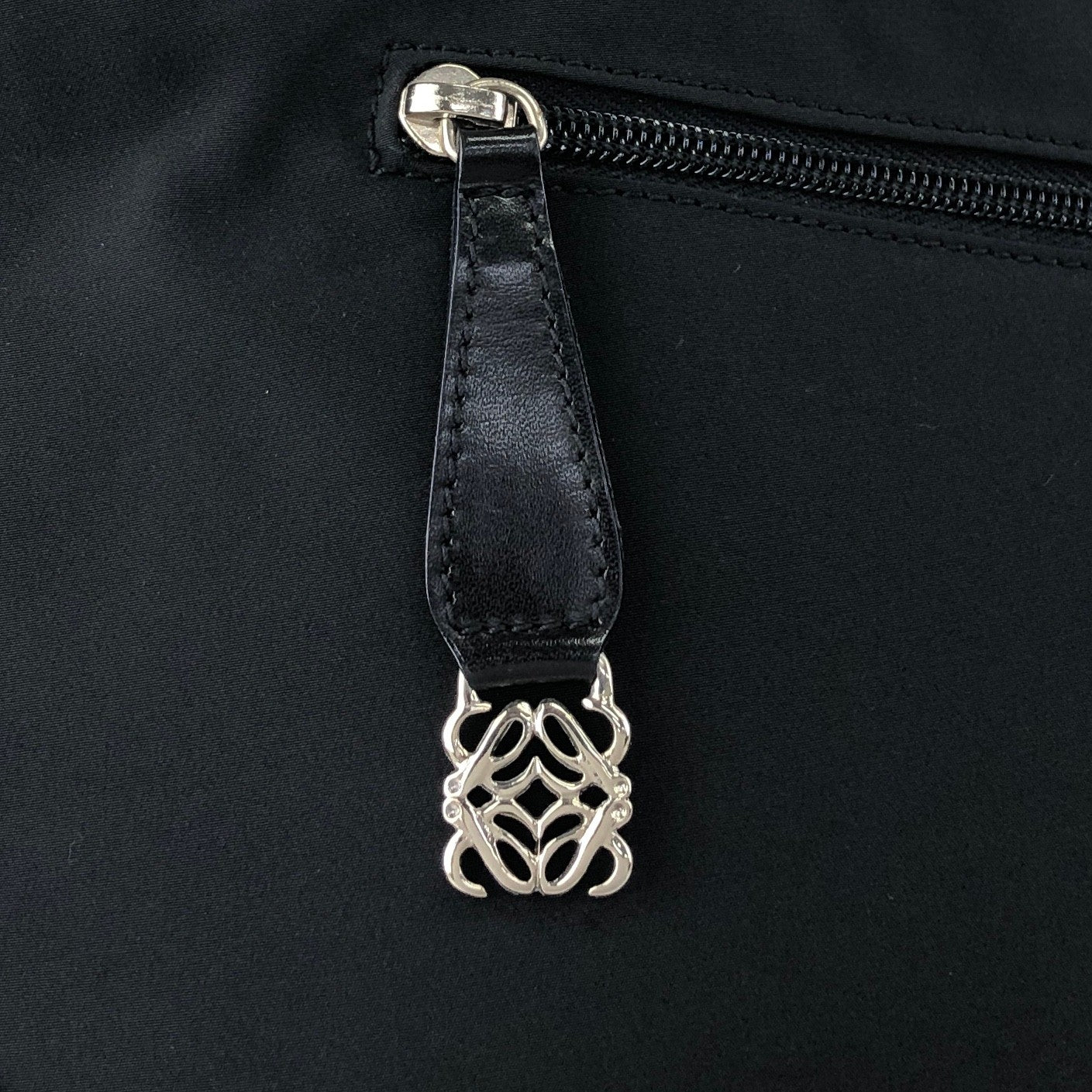 LOEWE Anagram Totebag Black Vintage ryj58c