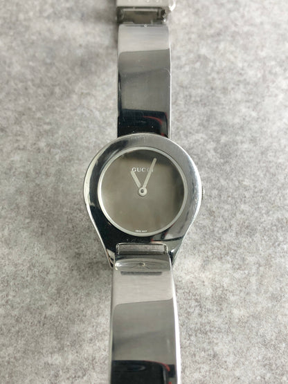 GUCCI Logo Bangle Quartz Watch Silver 6700L Vintage btrc45