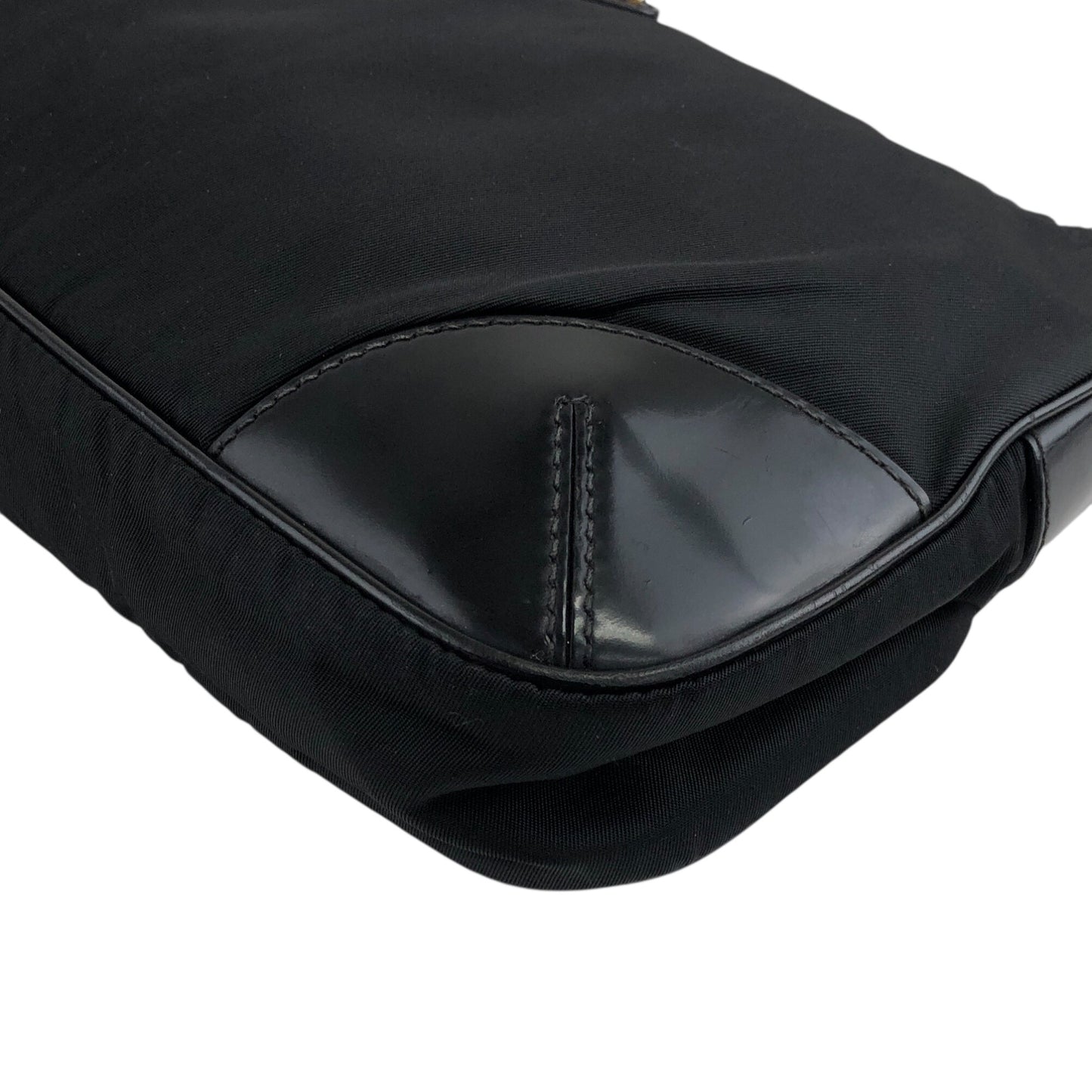 PRADA 三角形標誌單肩包 黑色 復古 st38ni