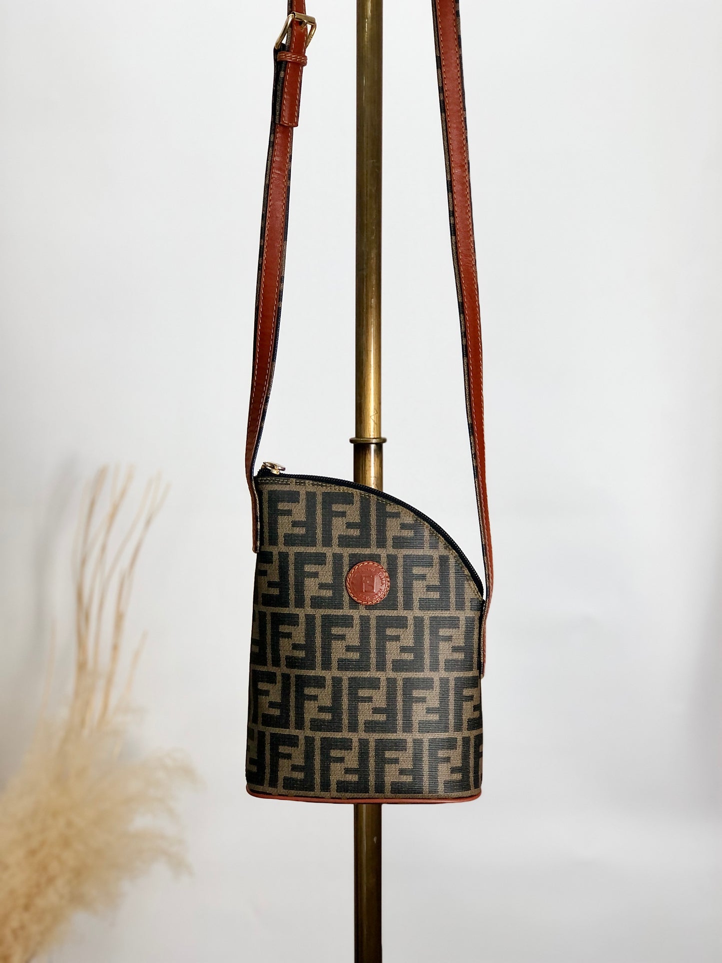 FENDI Zucca Logo Shoulder bag Brown Vintage eizakd