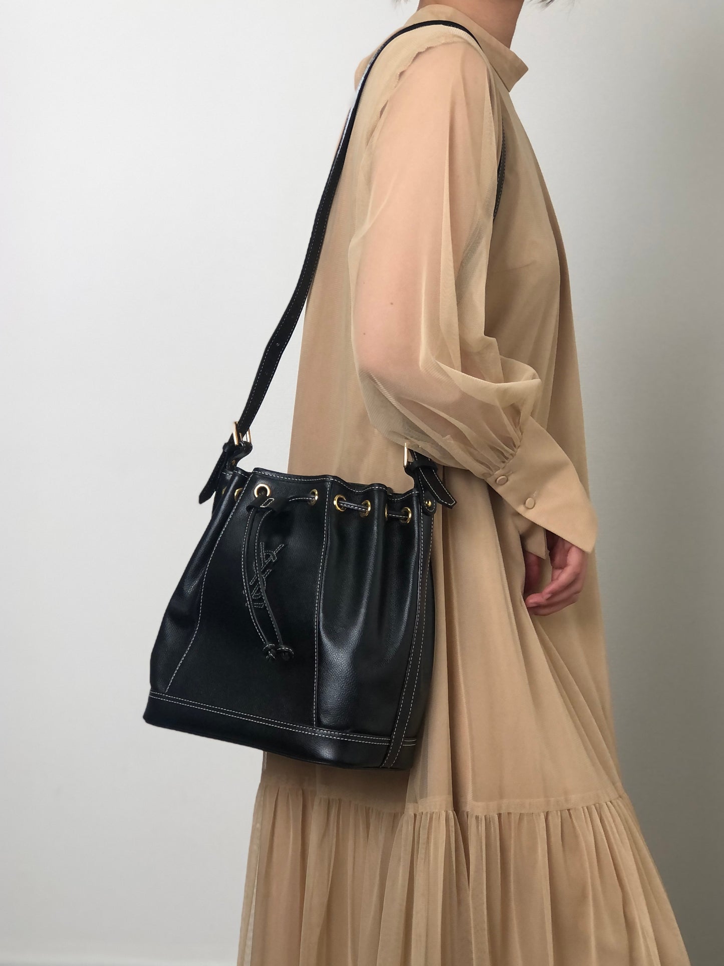 Yves Saint Laurent YSL Logo Stitch Drawstring Shoulder bag Black Vintage 2my7rj