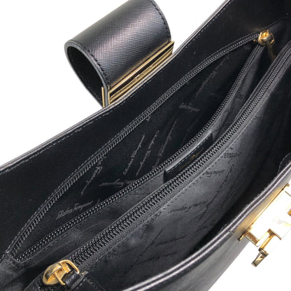 Salvatore Ferragamo Gancini Shoulder bag Black Vintage vn6tps