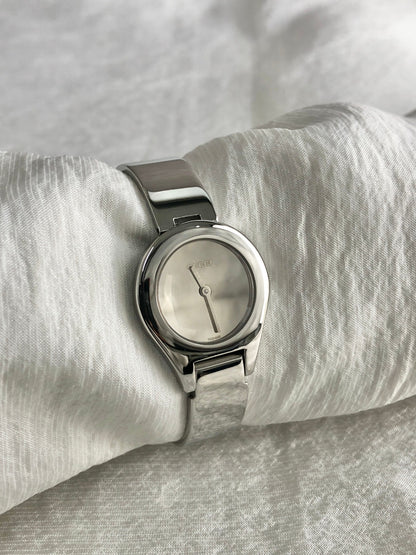 GUCCI Logo Quartz Watch Silver 6700L Vintage ypagh4