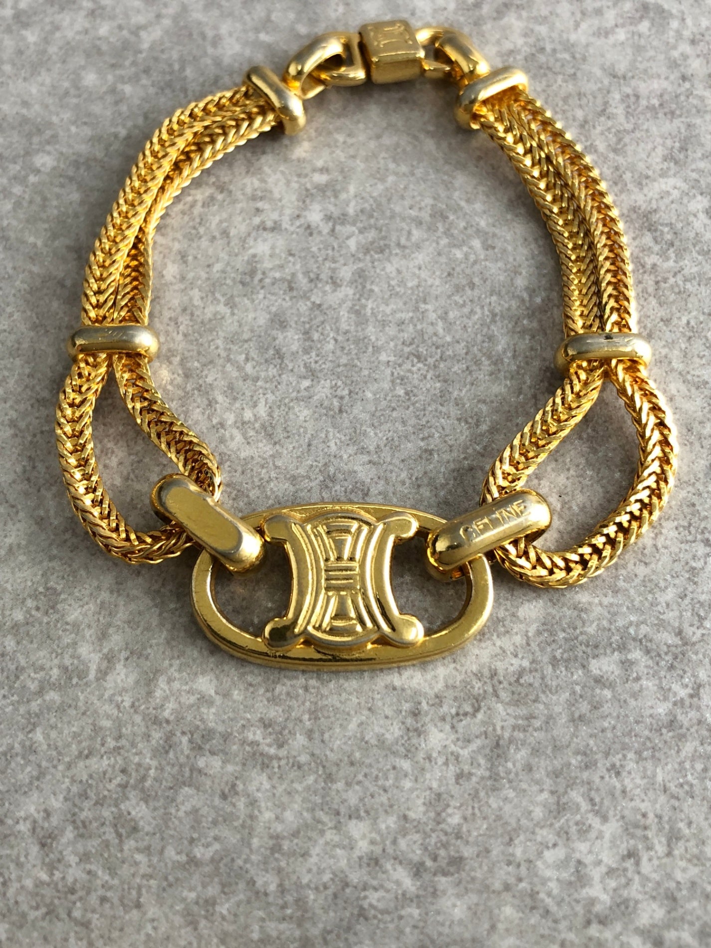 CELINE Blason Bracelet Gold Vintage hx6tjb