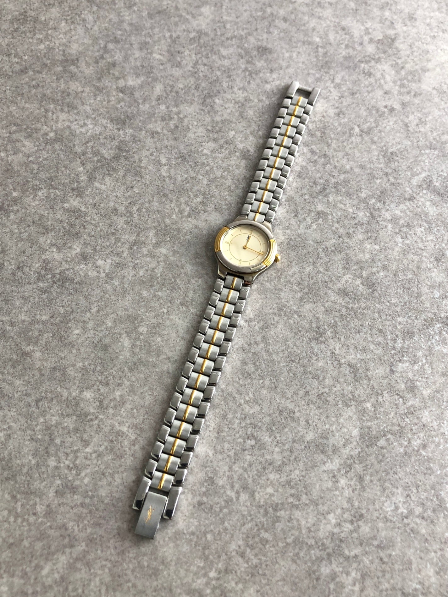 Yves Saint Laurent YSL Logo Quartz Watch Silver 5420-F44557 Vintage gp374e