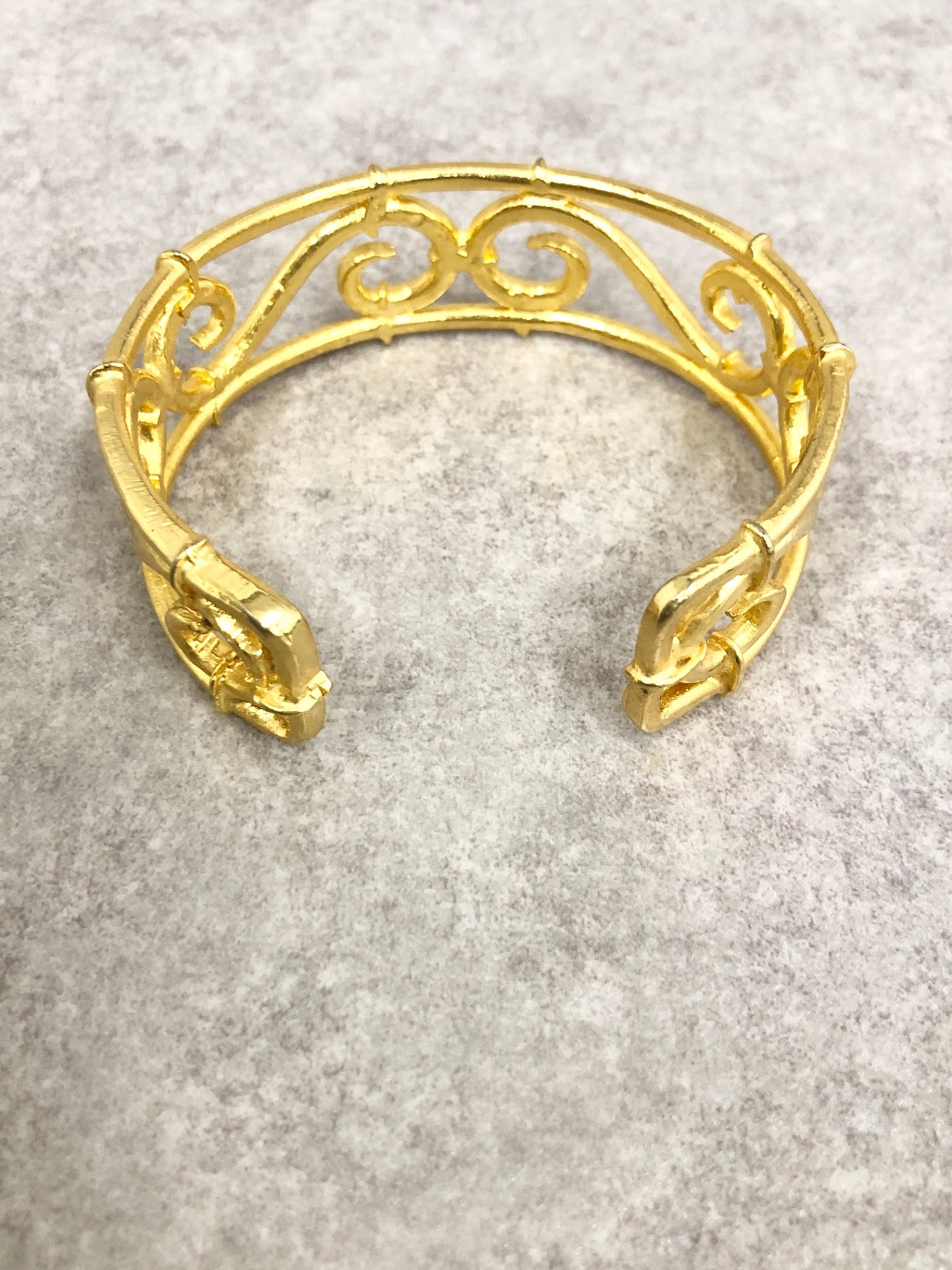 CELINE Bangle Gold Vintage bxentf