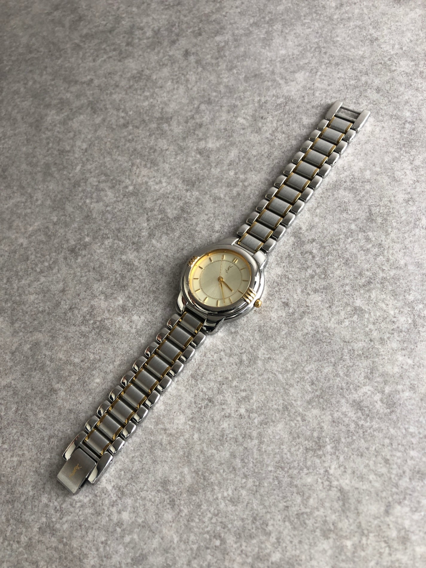 Yves Saint Laurent YSL Logo Quartz Watch Silver 6031-G11246TA Vintage vv2bv3