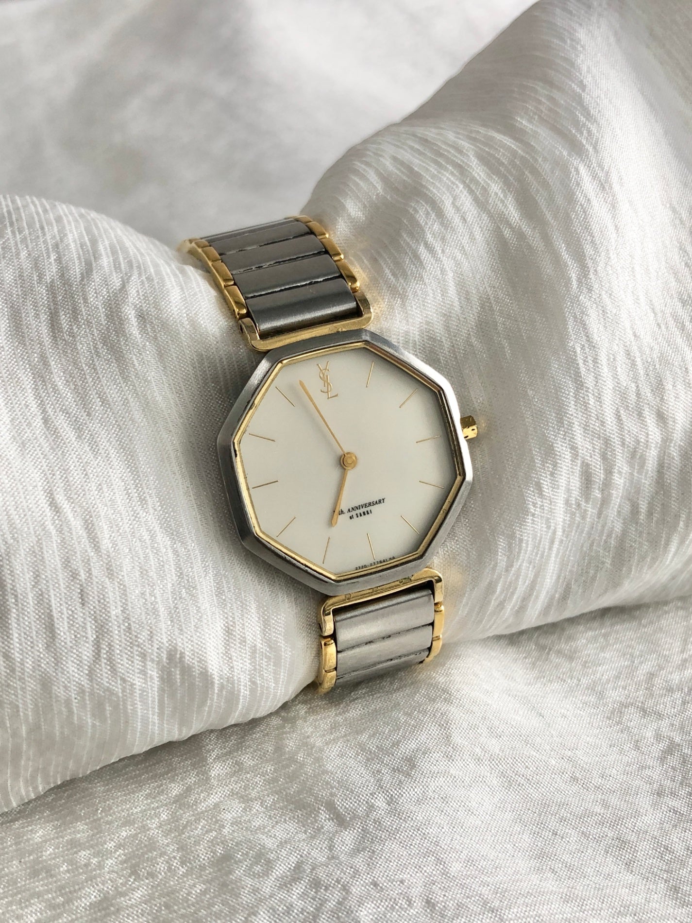 Yves Saint Laurent YSL Logo Quartz Watch Silver 2720-272269 Vintage ac8wwe