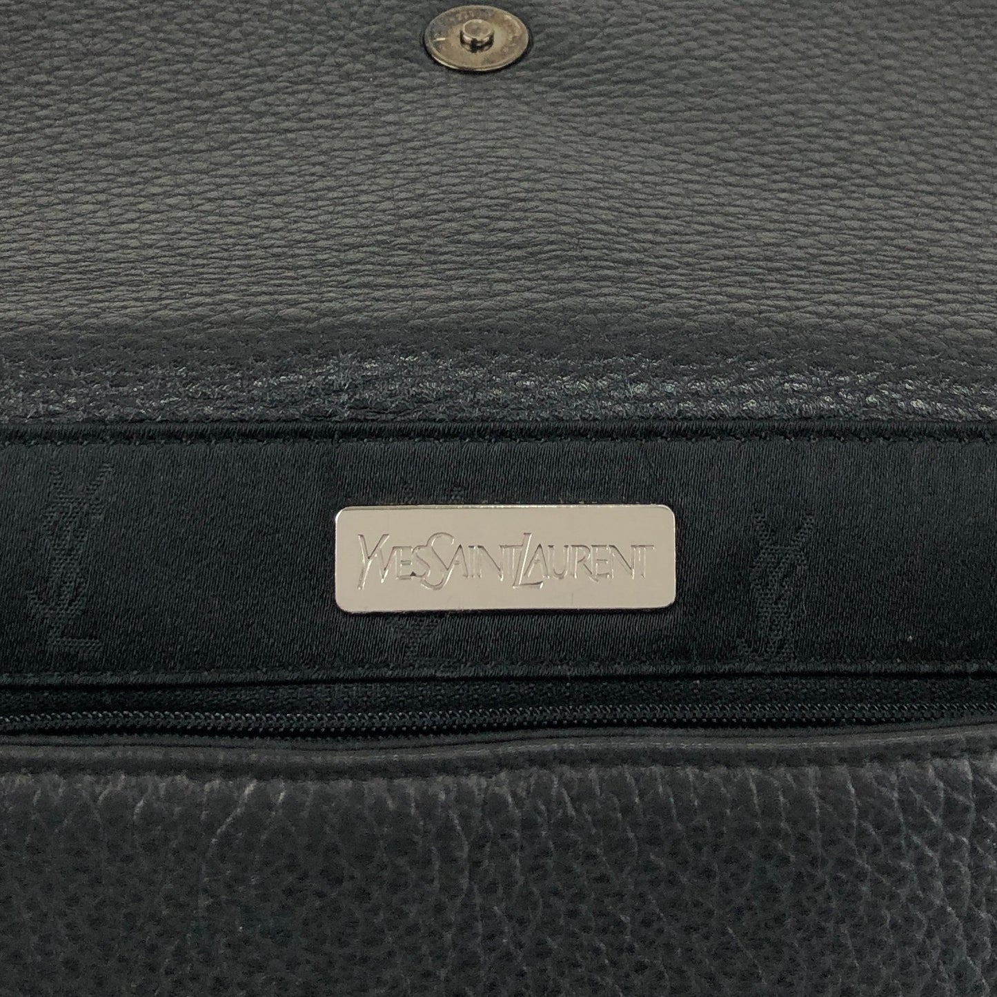 Yves Saint Laurent Logo Front Buckle Shoulder bag Black Vintage f6ymwp