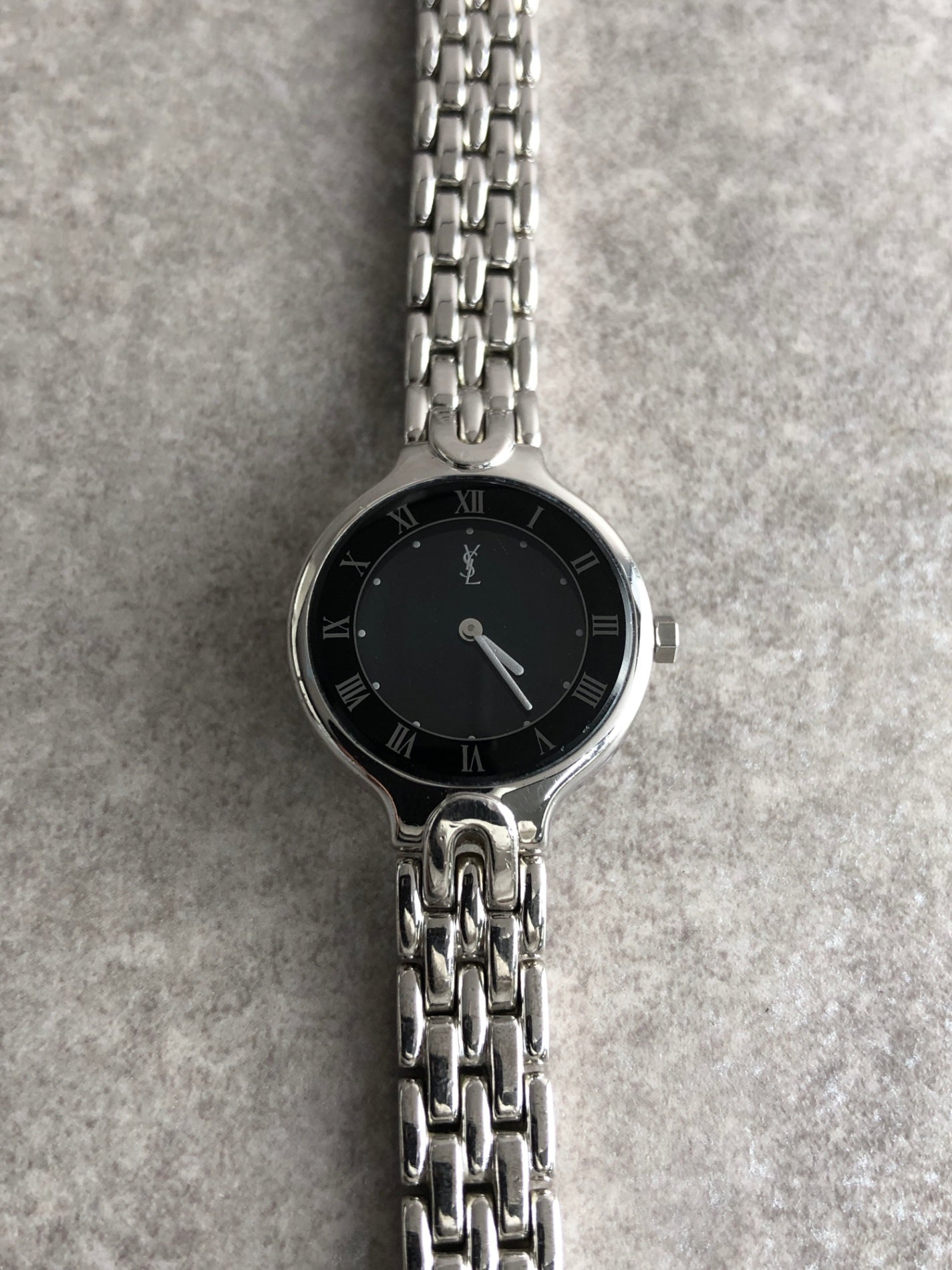 Yves Saint Laurent YSL Logo Quartz Watch Silver 2823-288458 Vintage 4rhgue