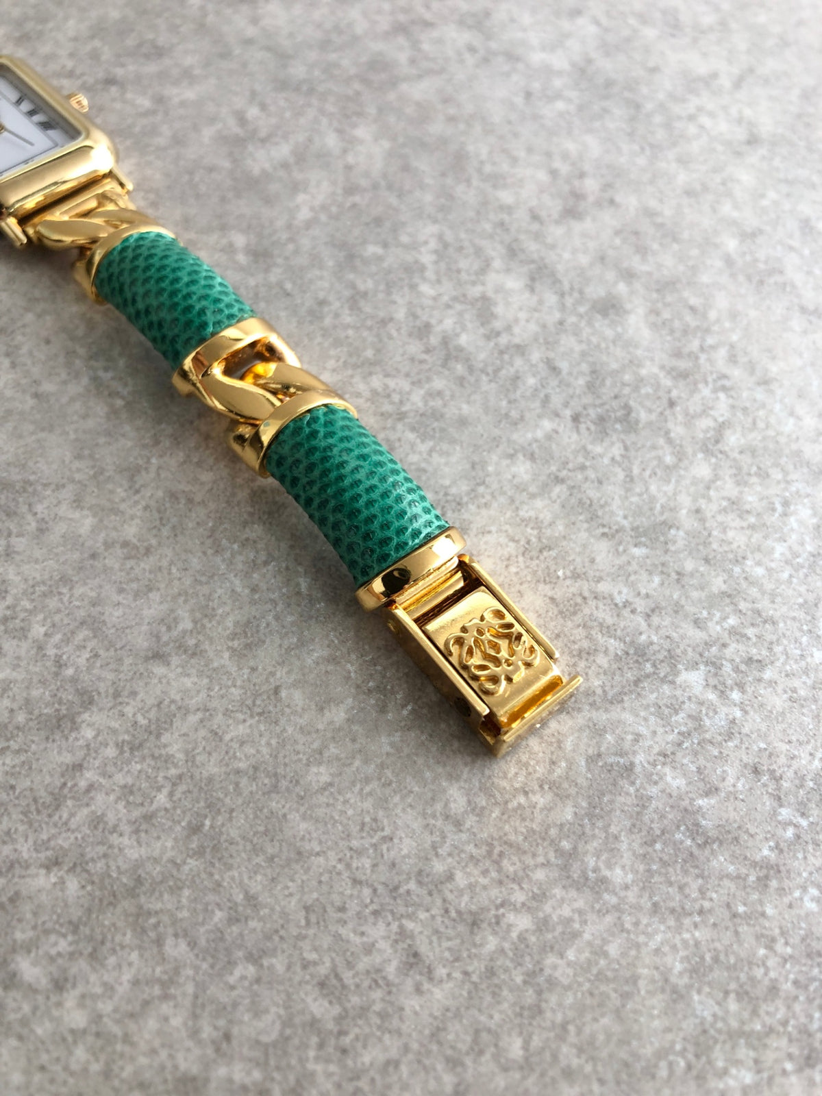 LOEWE Logo Quartz Watch Green×Gold Vintage c27tnu