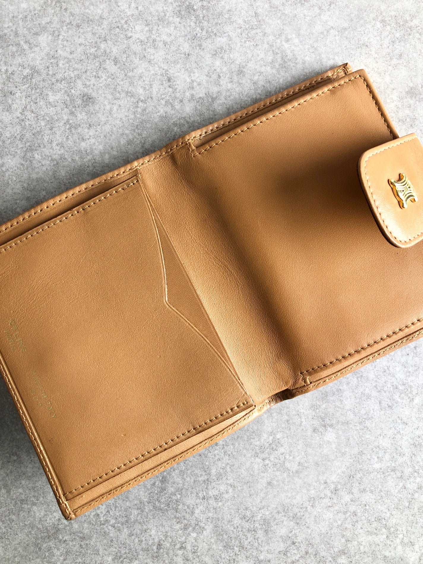 CELINE Macadam Blason Metal Clasp Folded Wallet Brown Vintage vsfyif