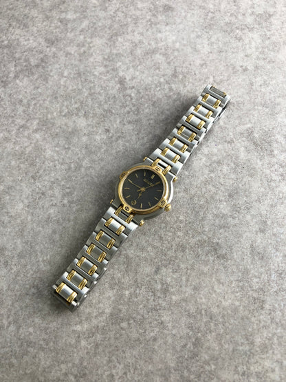 GUCCI Logo Quartz Watch Silver×Gold 9000L Vintage rttj33