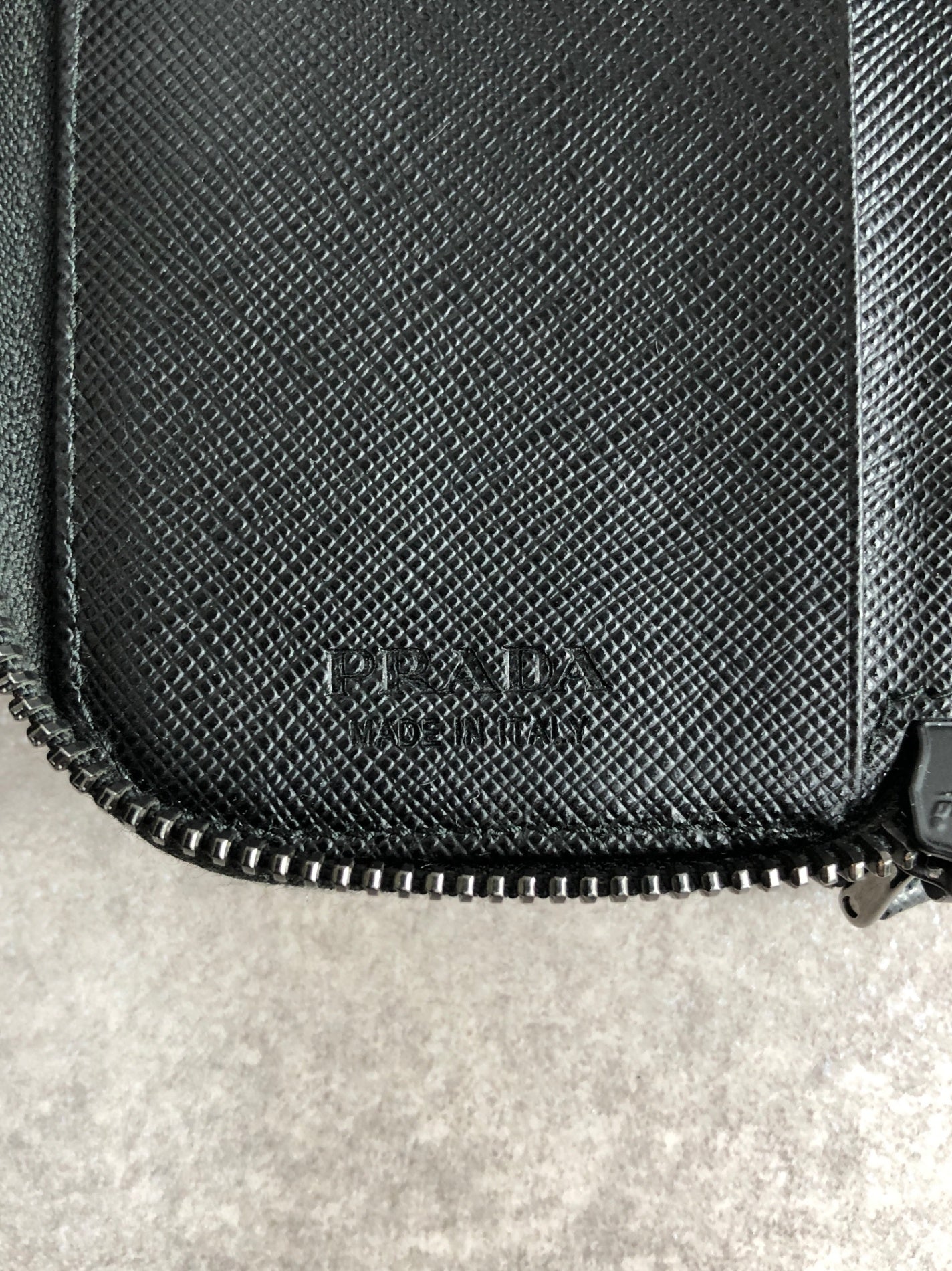 PRADA Logo Embossed Key Case Black Vintage f2x3fr