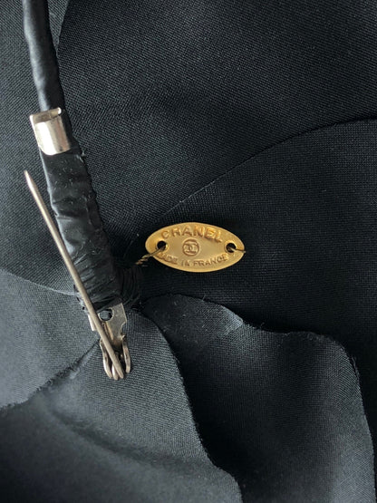CHANEL Camellia Brooch Black Vintage xseey7