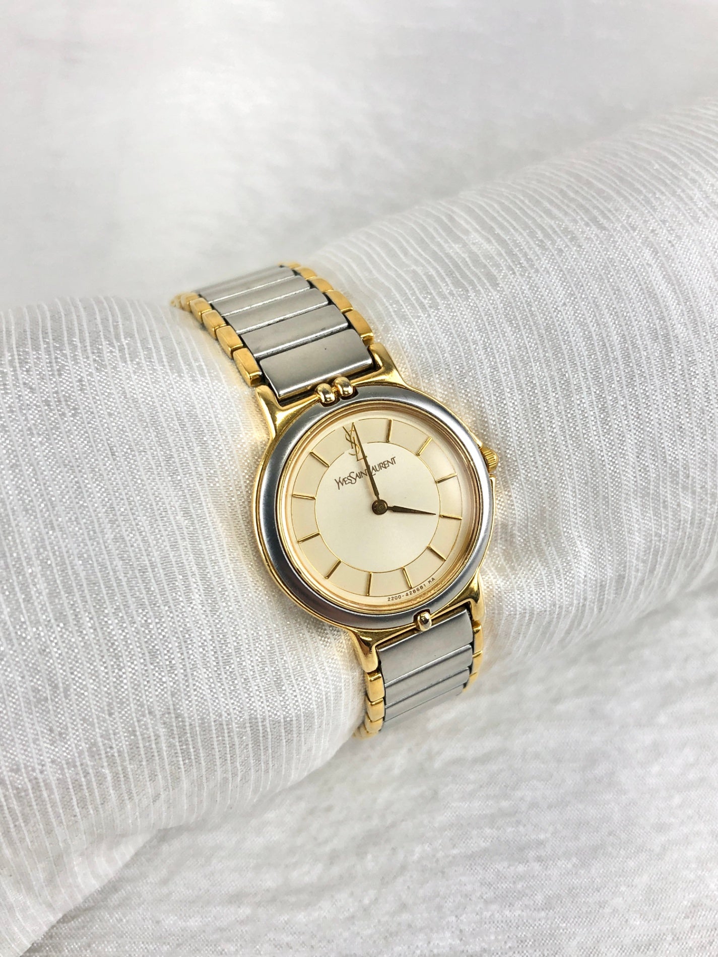 Yves Saint Laurent Quartz Watch Silver×Gold 2200-225481 Vintage dyfztf