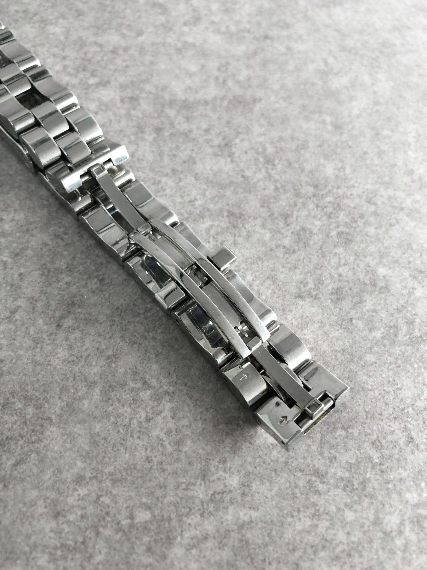 GUCCI Logo Quartz Watch Silver 2305L Vintage njz8b5