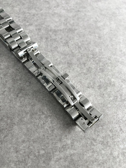 GUCCI Logo Quartz Watch Silver 2305L Vintage njz8b5