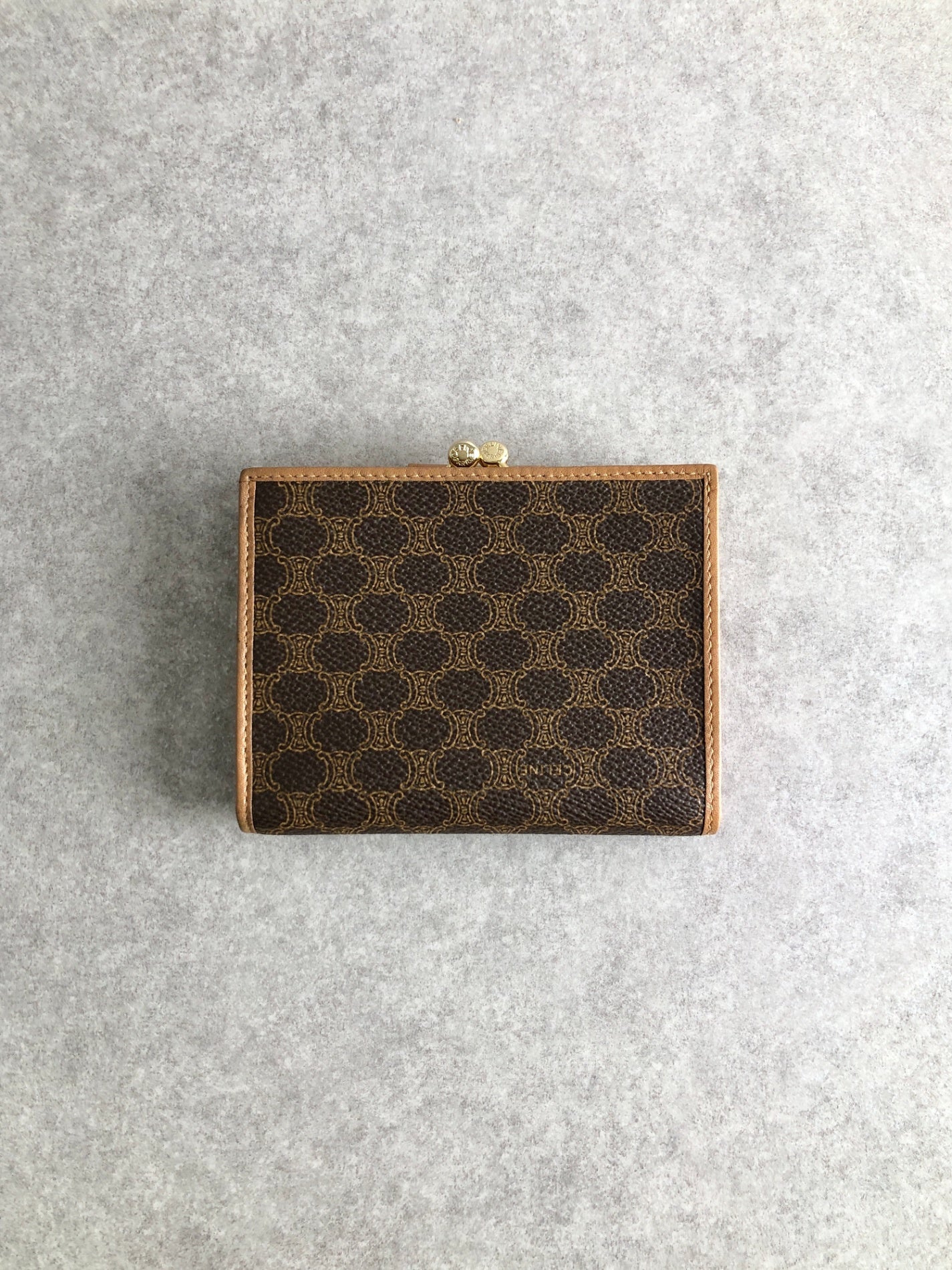 CELINE Macadam Blason Metal Clasp Folded Wallet Brown Vintage vsfyif