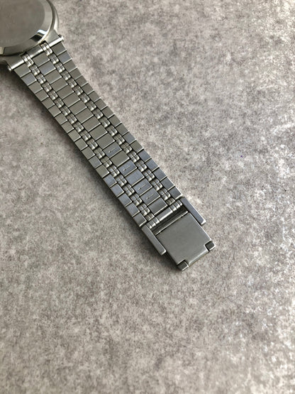 GUCCI Logo Quartz Watch Silver 9100M Vintage yxt2b6