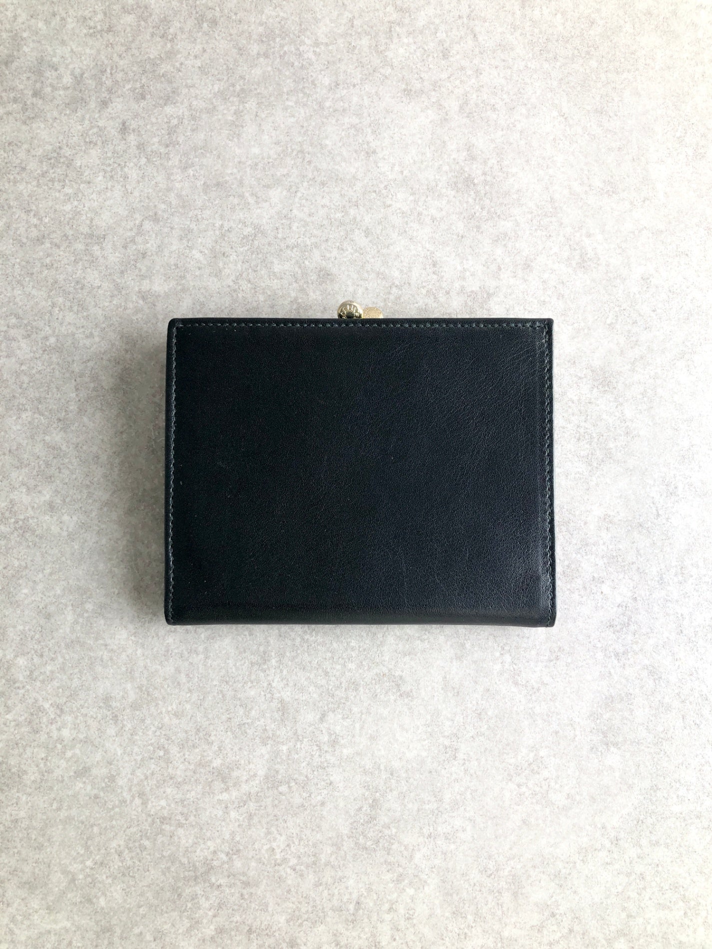 CELINE Blason 金屬扣折疊錢包 黑色復古 pprgic