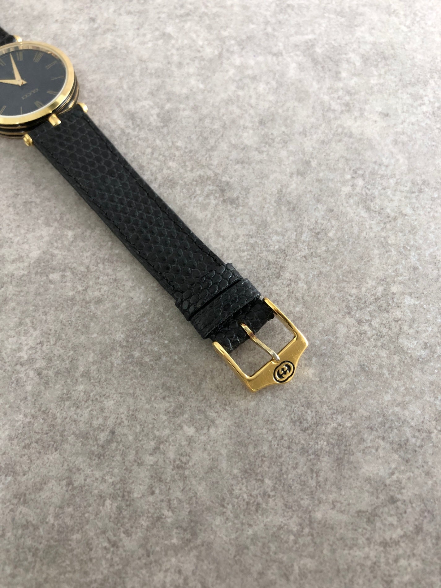 GUCCI Logo Watch Gold×Black Vintage 5nk33w