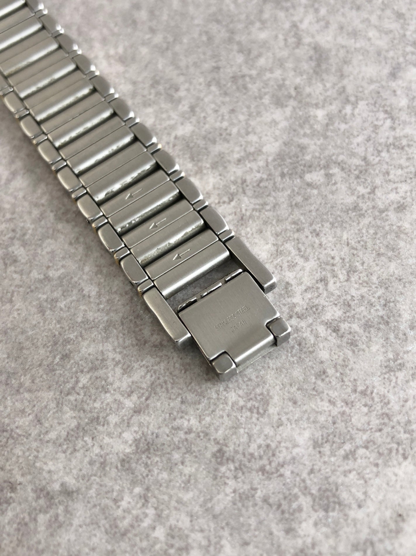 Yves Saint Laurent YSL Logo Watch Silver 4625⁻E67269TA Vintage bbd37f